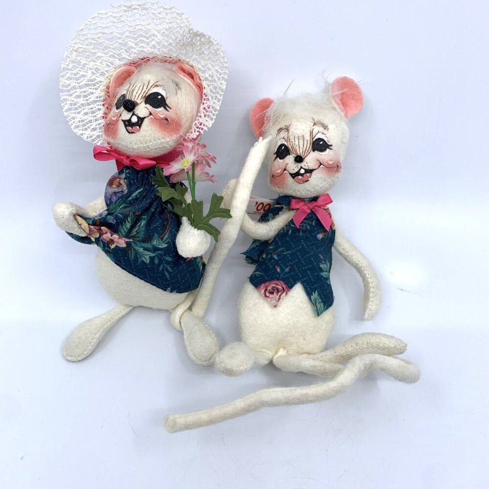 2 Annalee Mobilitee Poseable Easter Girl Boy Mouse Dolls Sunday Best 6.5" Vtg